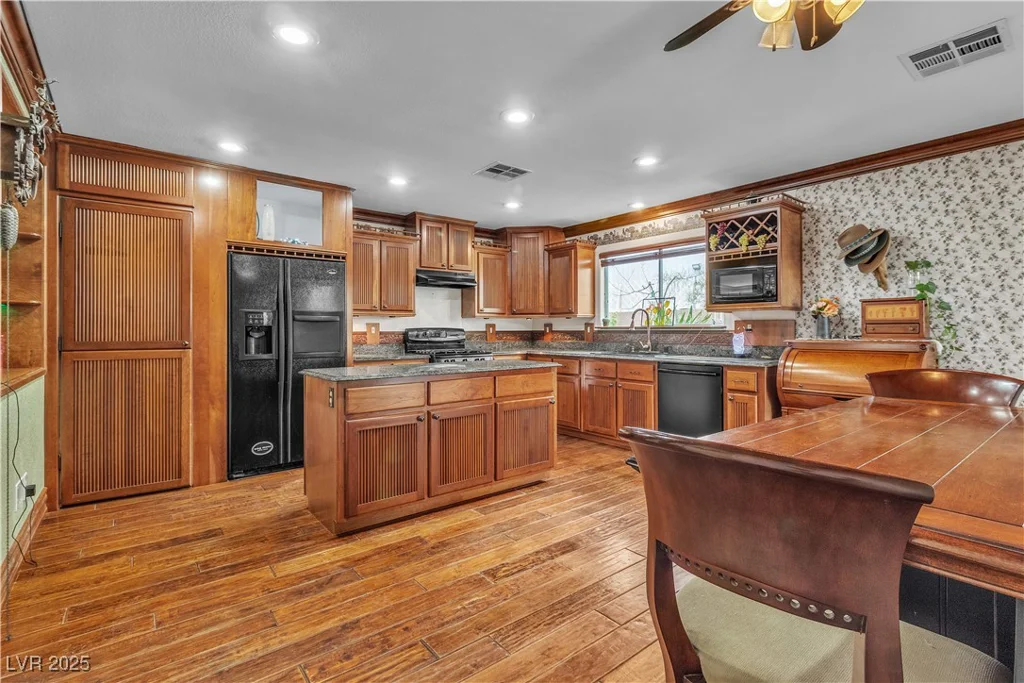 5050 Secret Rock, Las Vegas, NV 89122