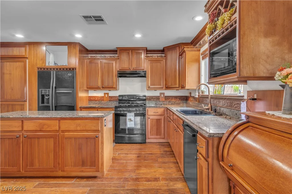 5050 Secret Rock, Las Vegas, NV 89122