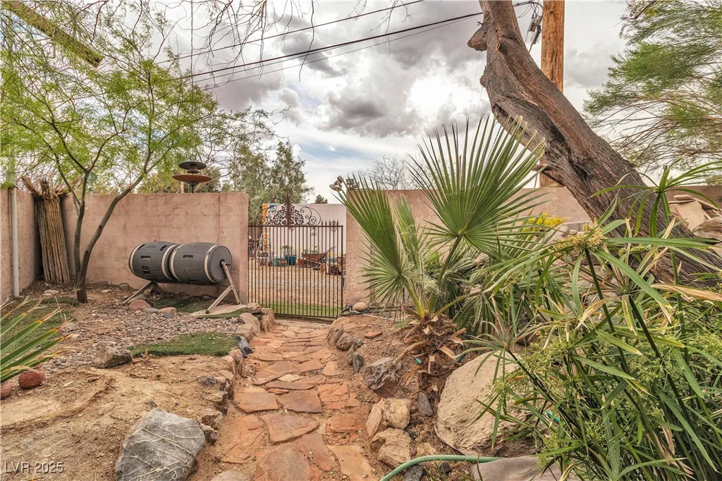 5050 Secret Rock, Las Vegas, NV 89122