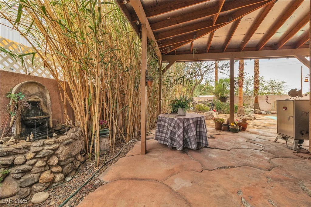 5050 Secret Rock, Las Vegas, NV 89122