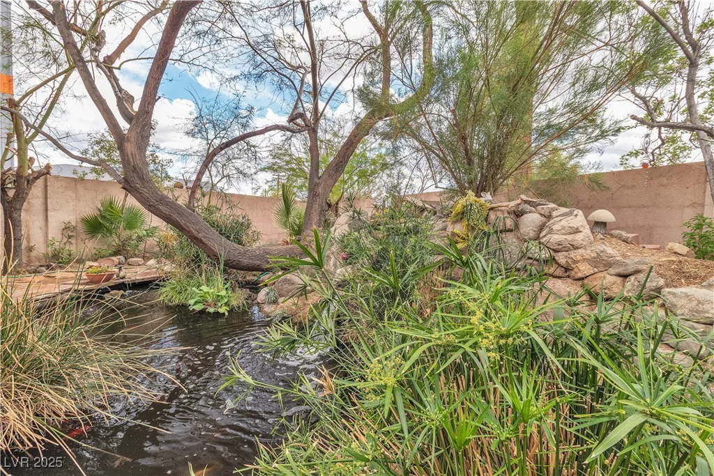 5050 Secret Rock, Las Vegas, NV 89122