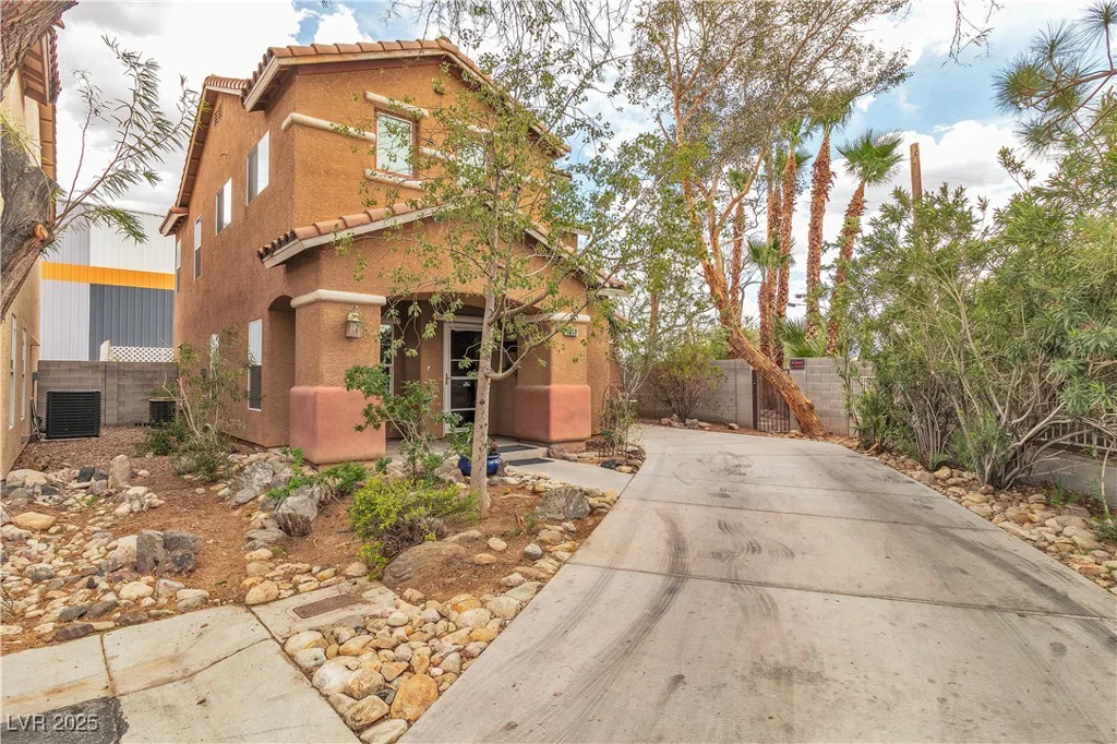 5050 Secret Rock, Las Vegas, NV 89122