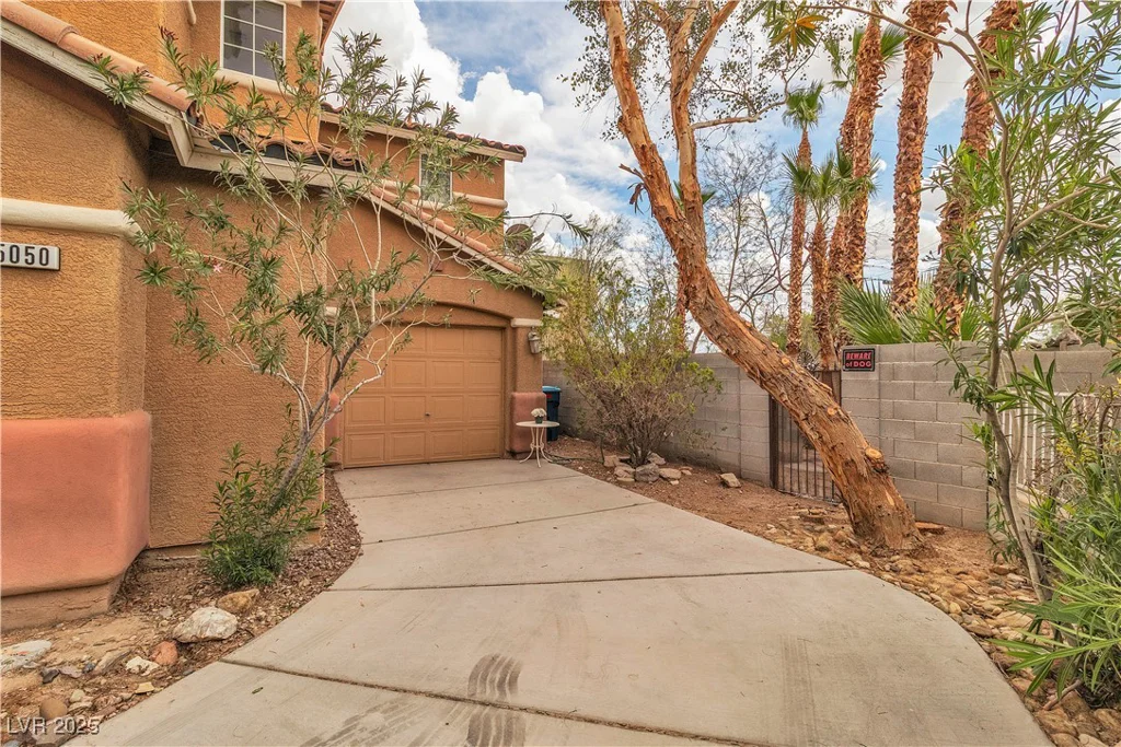 5050 Secret Rock, Las Vegas, NV 89122