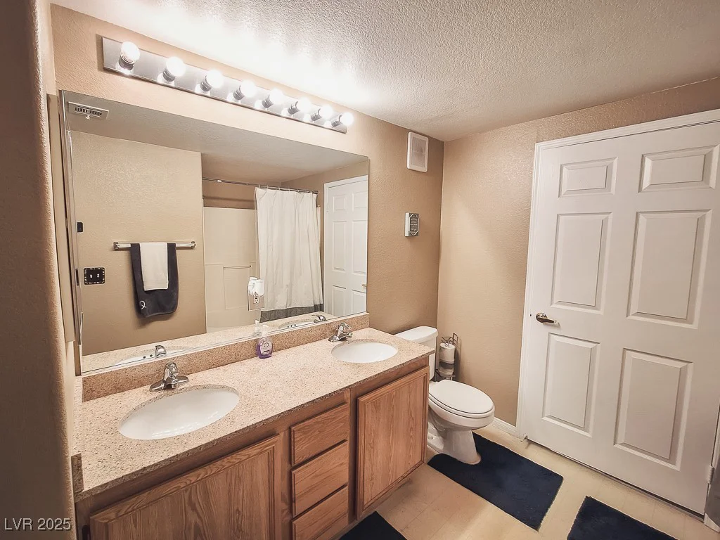 10001 Peace, Las Vegas, NV 89147