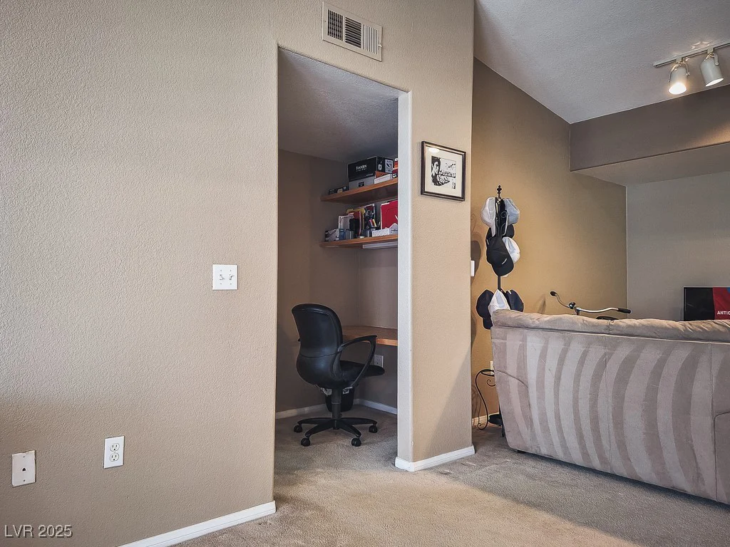 10001 Peace, Las Vegas, NV 89147