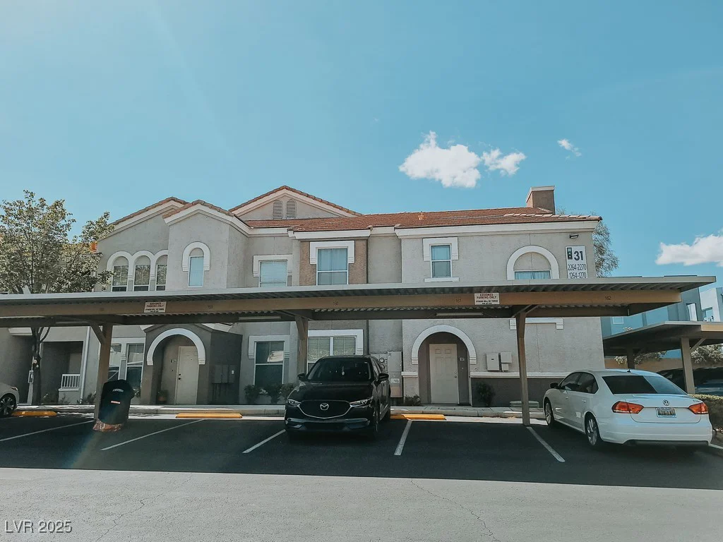 10001 Peace, Las Vegas, NV 89147
