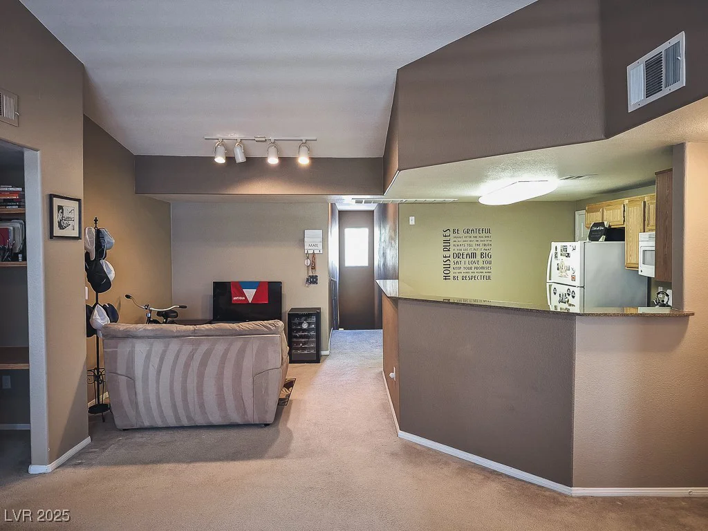 10001 Peace, Las Vegas, NV 89147