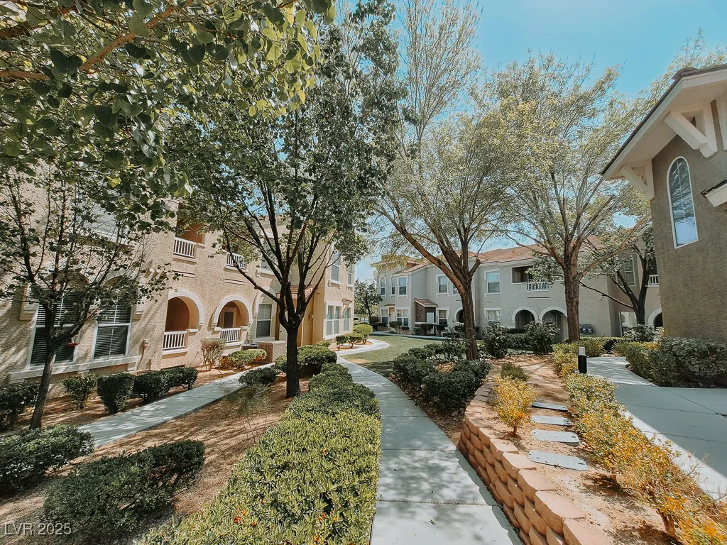 10001 Peace, Las Vegas, NV 89147