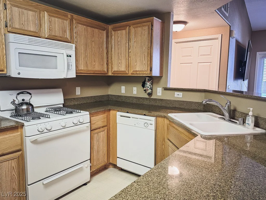 10001 Peace, Las Vegas, NV 89147