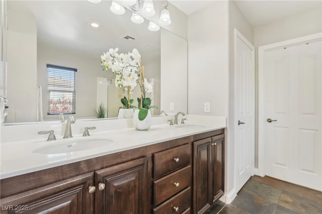 605 Bachelor Button, Las Vegas, NV 89138
