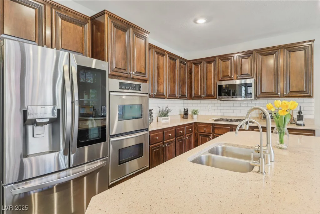 605 Bachelor Button, Las Vegas, NV 89138