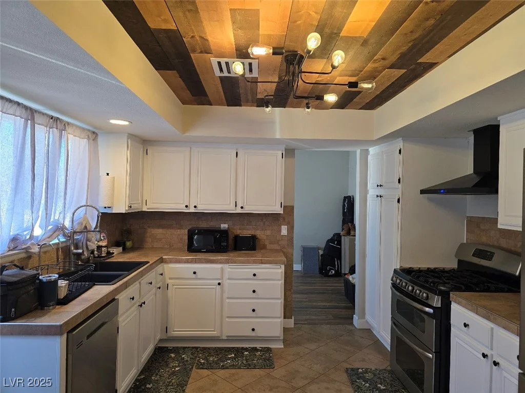 8504 Soneto, Las Vegas, NV 89117