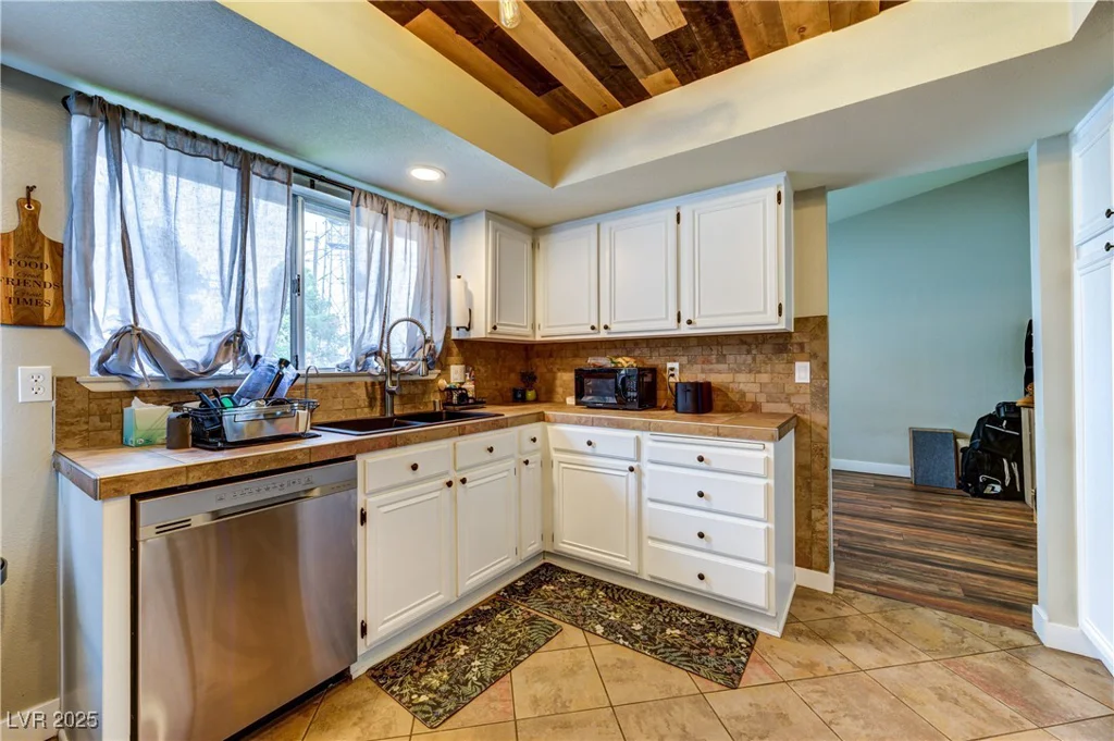 8504 Soneto, Las Vegas, NV 89117