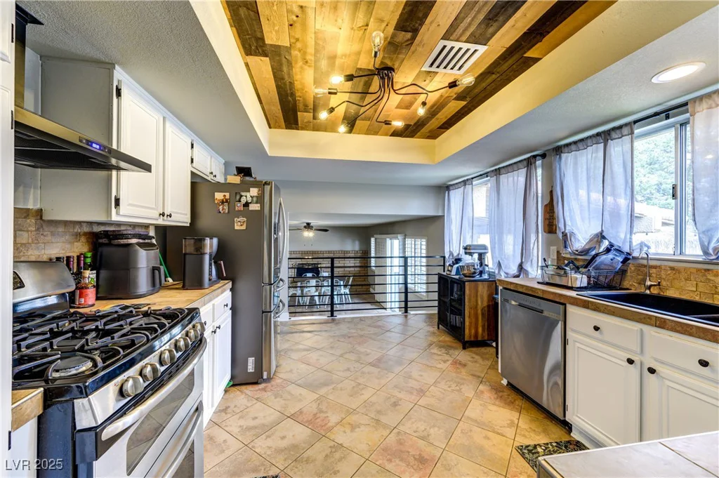 8504 Soneto, Las Vegas, NV 89117
