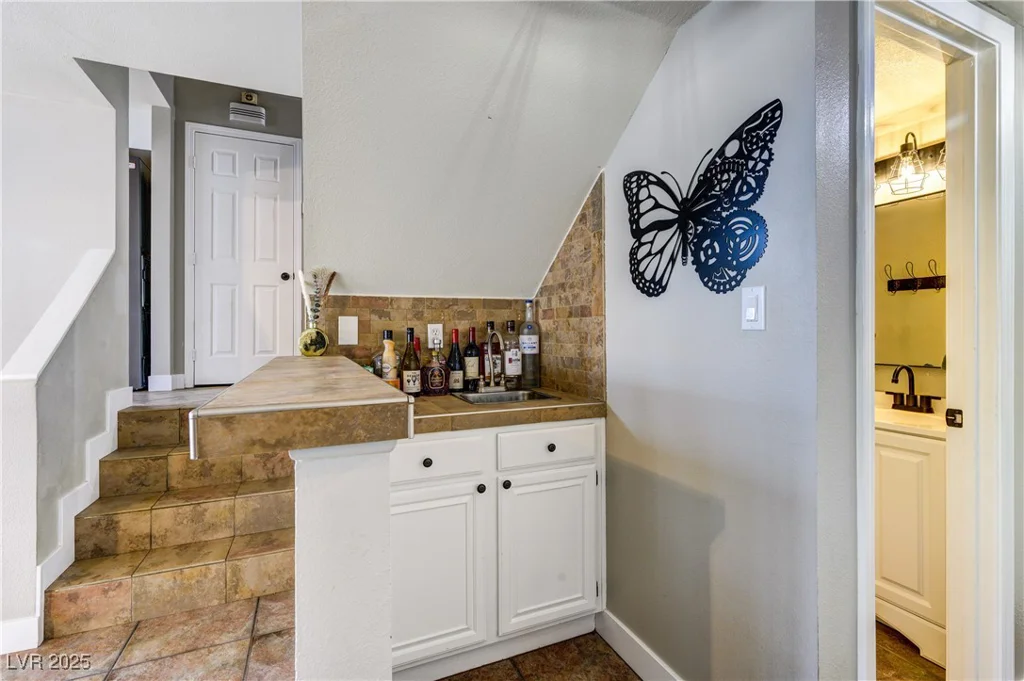 8504 Soneto, Las Vegas, NV 89117