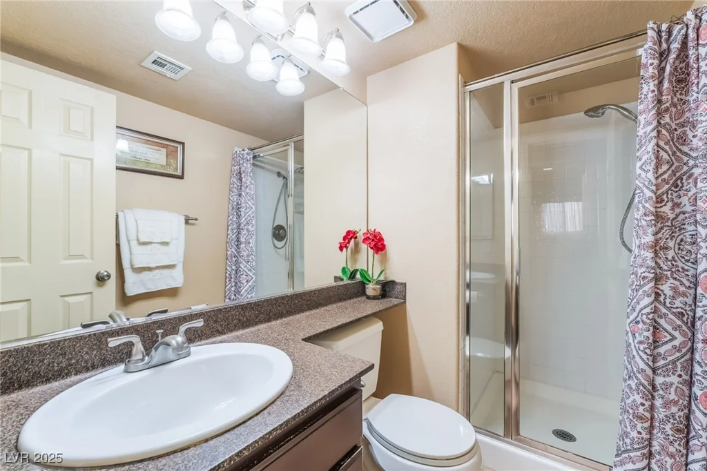 950 Eagle Mountain, Las Vegas, NV 89123