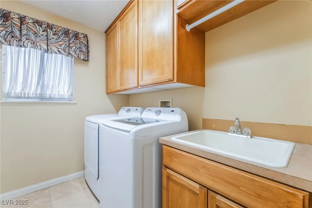 950 Eagle Mountain, Las Vegas, NV 89123