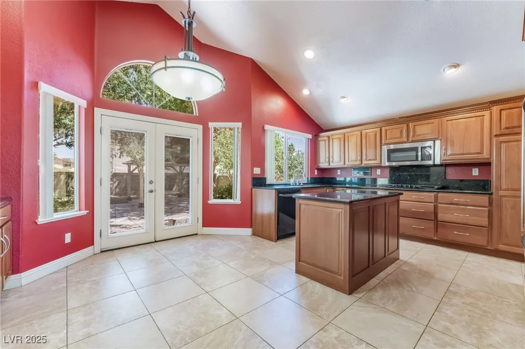950 Eagle Mountain, Las Vegas, NV 89123