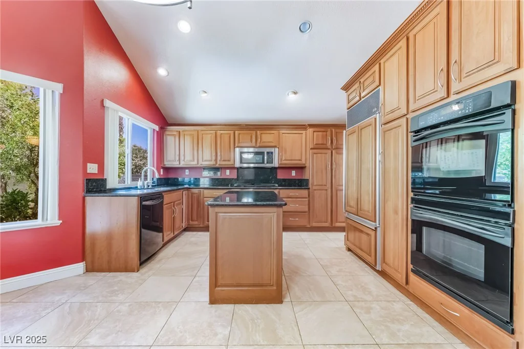 950 Eagle Mountain, Las Vegas, NV 89123