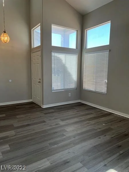6532 Moon Roses, Las Vegas, NV 89108