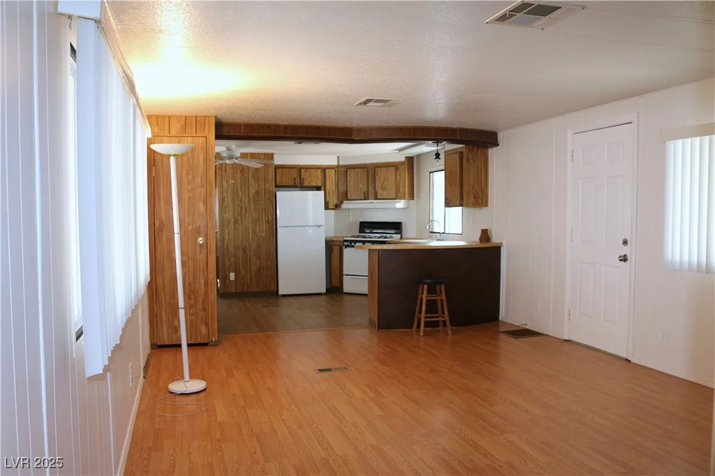 4633 Royal Ridge, Las Vegas, NV 89103