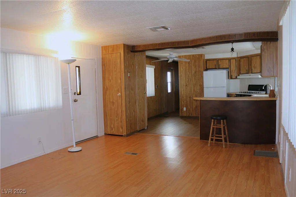 4633 Royal Ridge, Las Vegas, NV 89103