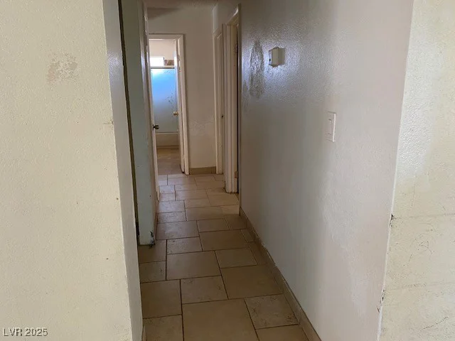 7732 Blackbird, Las Vegas, NV 89145