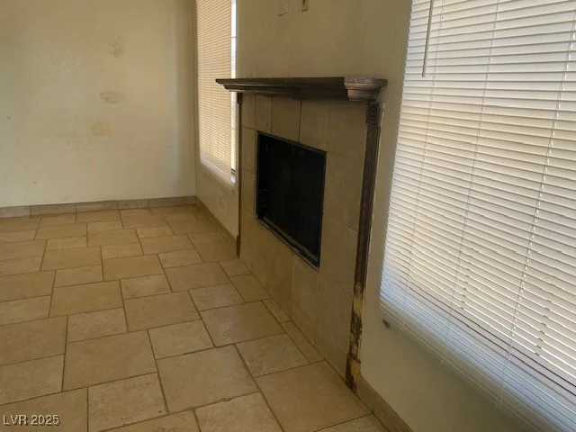 7732 Blackbird, Las Vegas, NV 89145