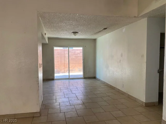 7732 Blackbird, Las Vegas, NV 89145