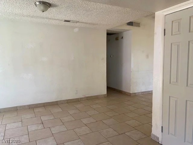 7732 Blackbird, Las Vegas, NV 89145