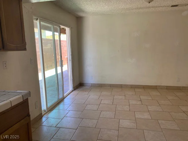 7732 Blackbird, Las Vegas, NV 89145