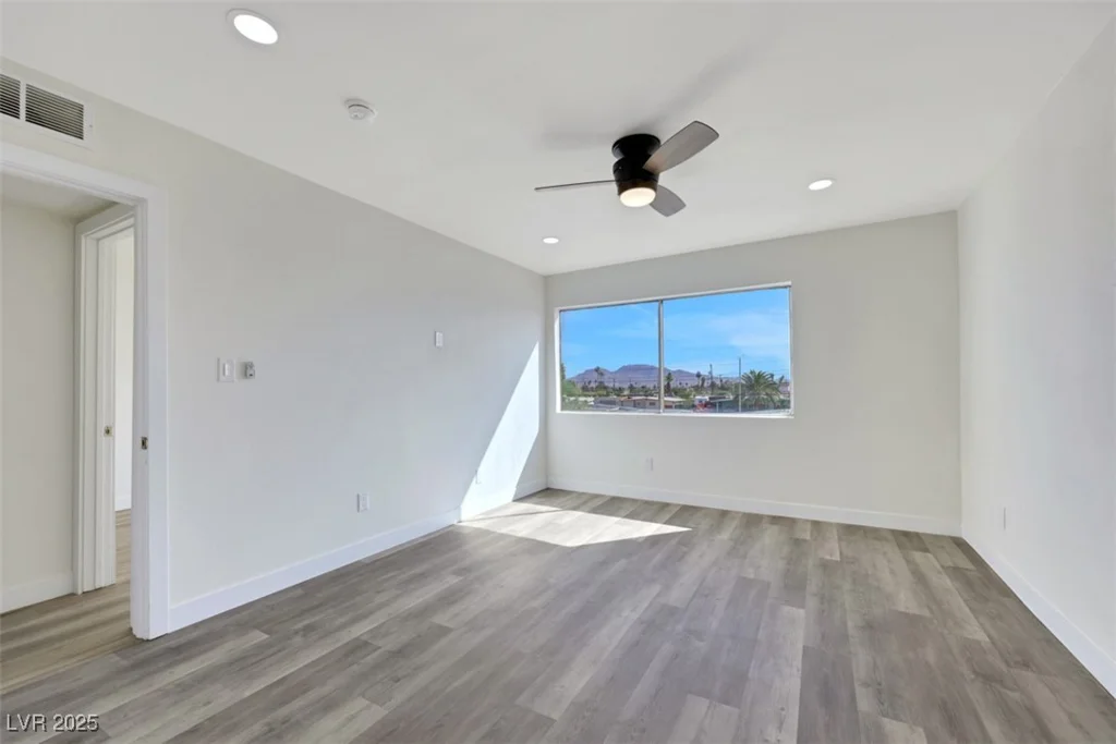 1405 Vegas Valley, Las Vegas, NV 89169