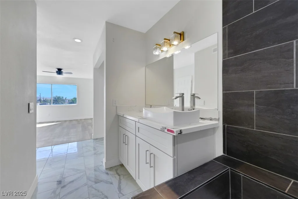 1405 Vegas Valley, Las Vegas, NV 89169