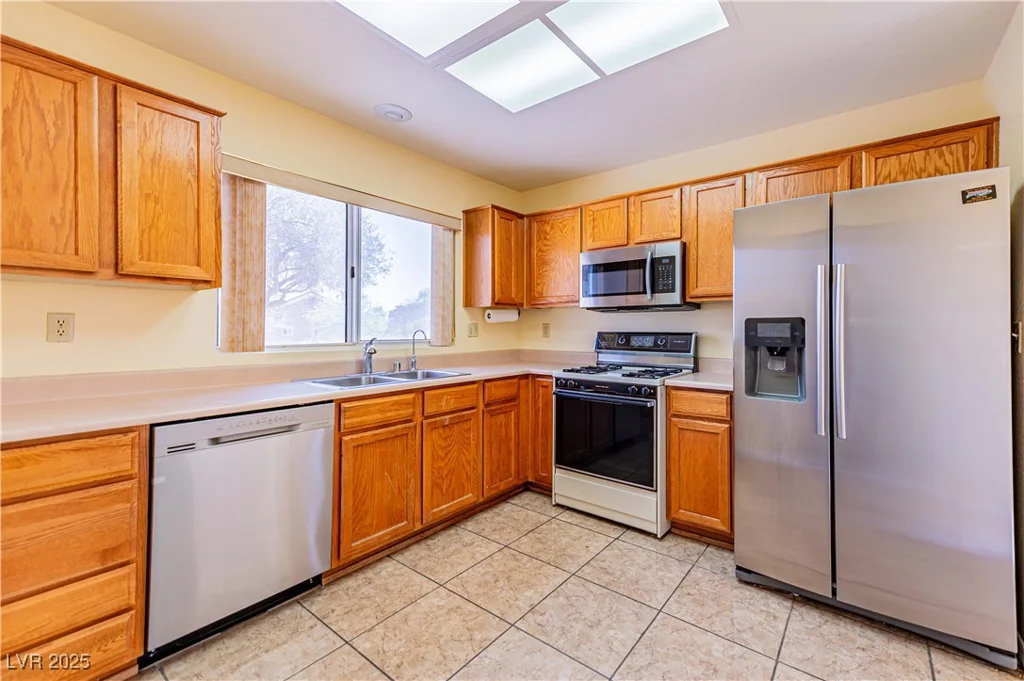 2456 Desert Sands, Las Vegas, NV 89134