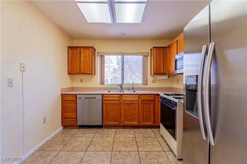 2456 Desert Sands, Las Vegas, NV 89134