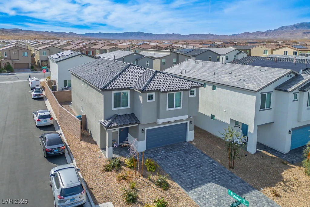 9871 Magnus, Las Vegas, NV 89178