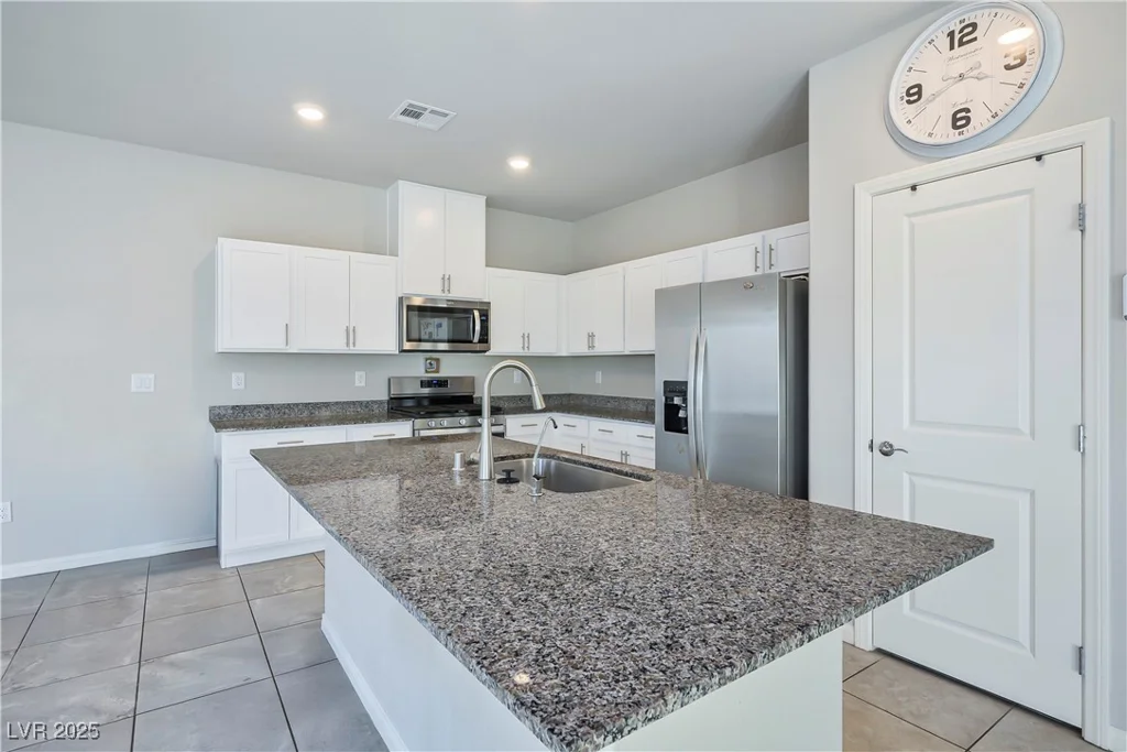 9871 Magnus, Las Vegas, NV 89178