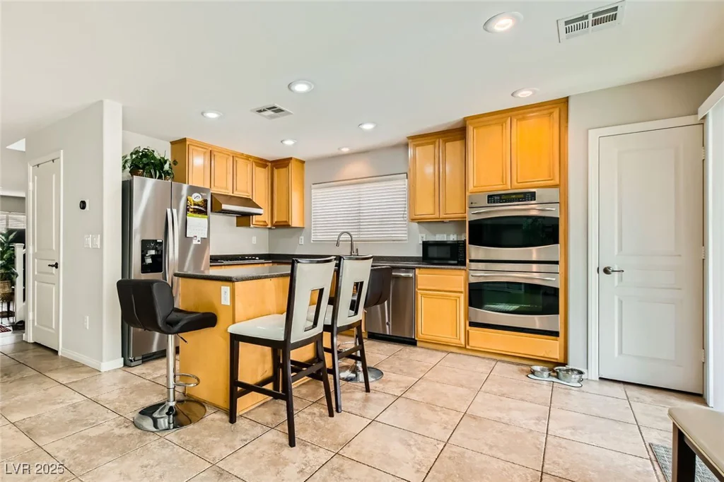 6655 Little Owl, North Las Vegas, NV 89084