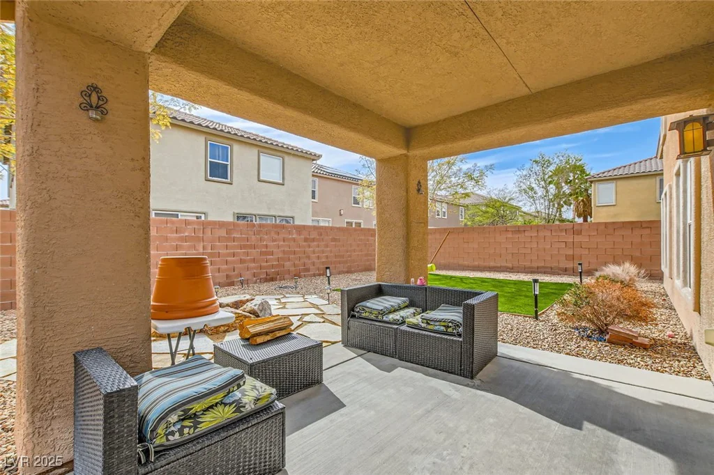 6655 Little Owl, North Las Vegas, NV 89084
