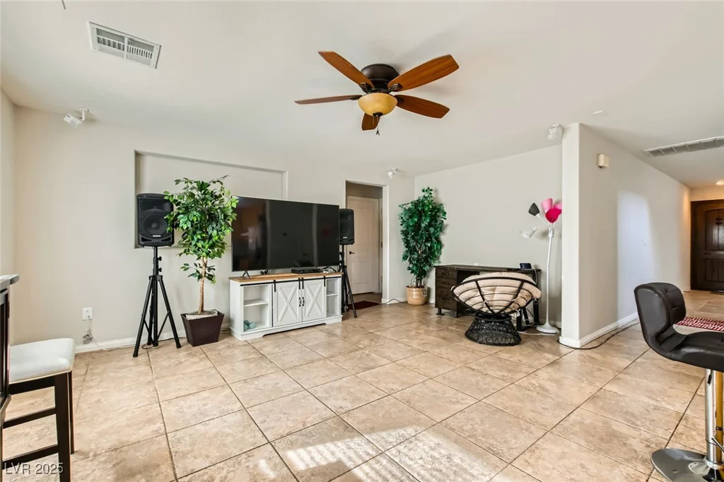 6655 Little Owl, North Las Vegas, NV 89084