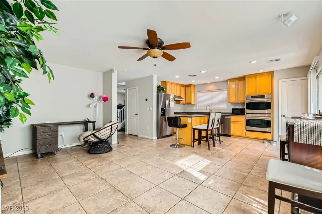 6655 Little Owl, North Las Vegas, NV 89084