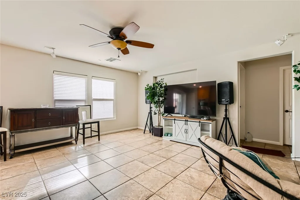 6655 Little Owl, North Las Vegas, NV 89084