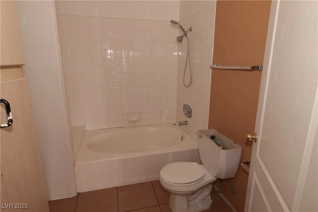 1900 Torrey Pines, Las Vegas, NV 89108