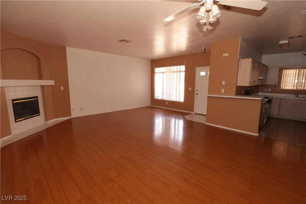 1900 Torrey Pines, Las Vegas, NV 89108