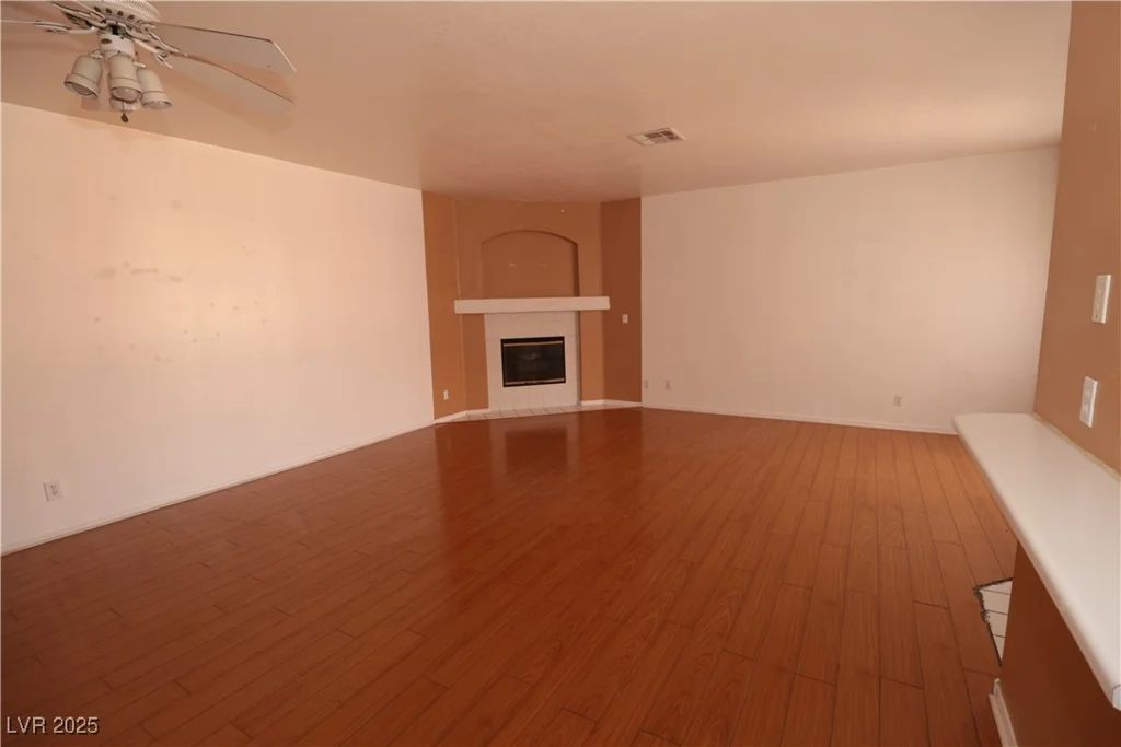 1900 Torrey Pines, Las Vegas, NV 89108