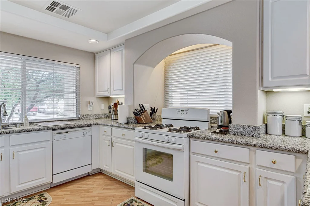 10657 Medicine Bow, Las Vegas, NV 89183