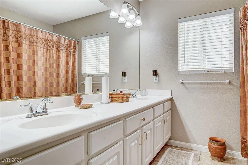 10657 Medicine Bow, Las Vegas, NV 89183