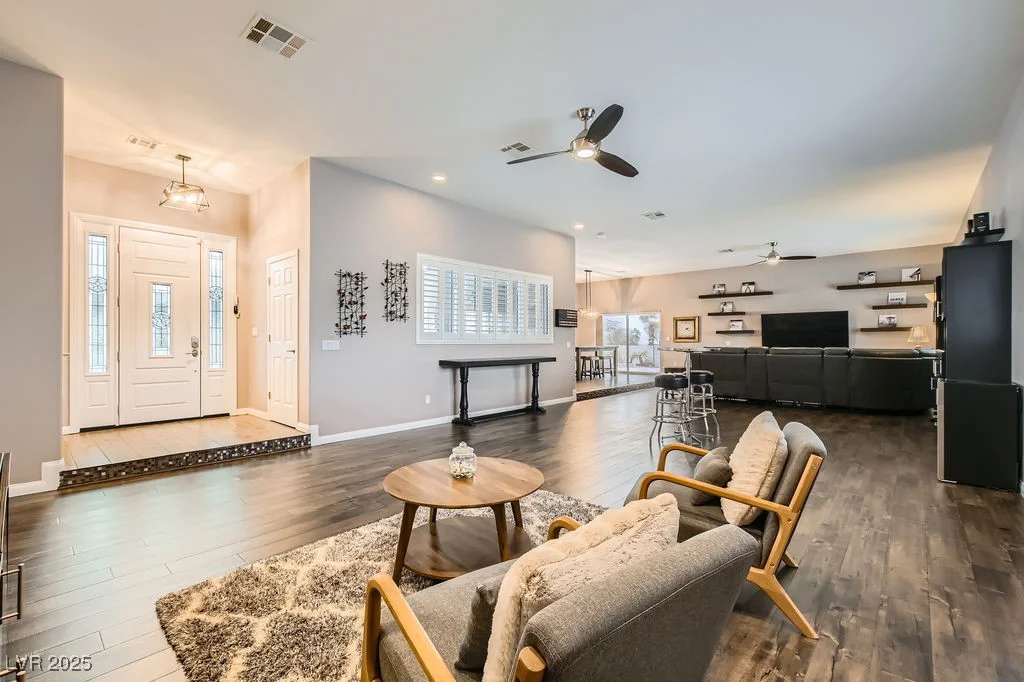 647 Foxhall Rd, Henderson, NV 89002