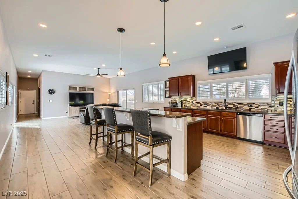 647 Foxhall Rd, Henderson, NV 89002