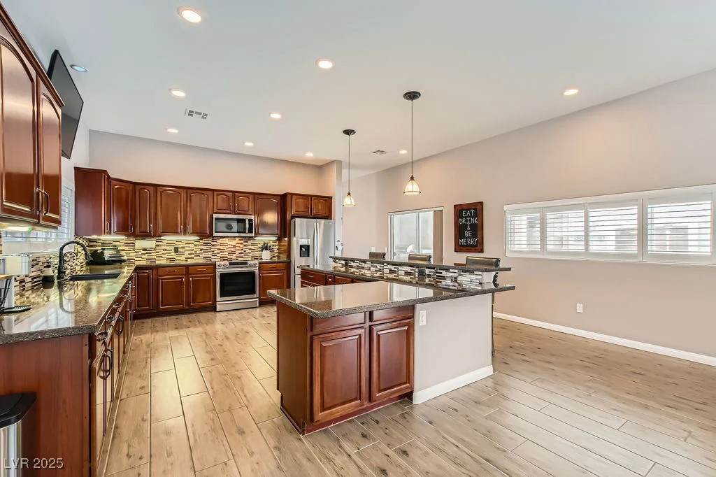 647 Foxhall Rd, Henderson, NV 89002